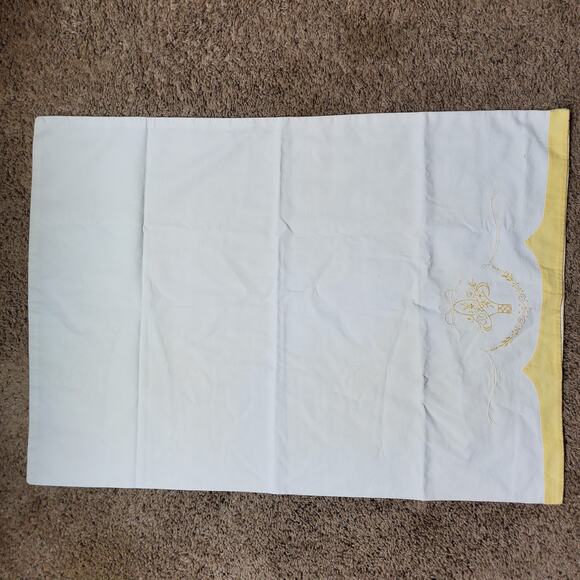 Vintage Pillow Case Cover Yellow Basket Embroidery 26x20 Inch - Picture 2 of 3